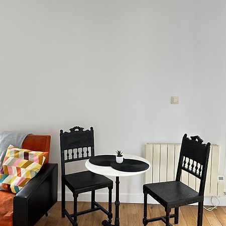 Apartamento Charmant Studio Au Coeur Du 18E París Exterior foto