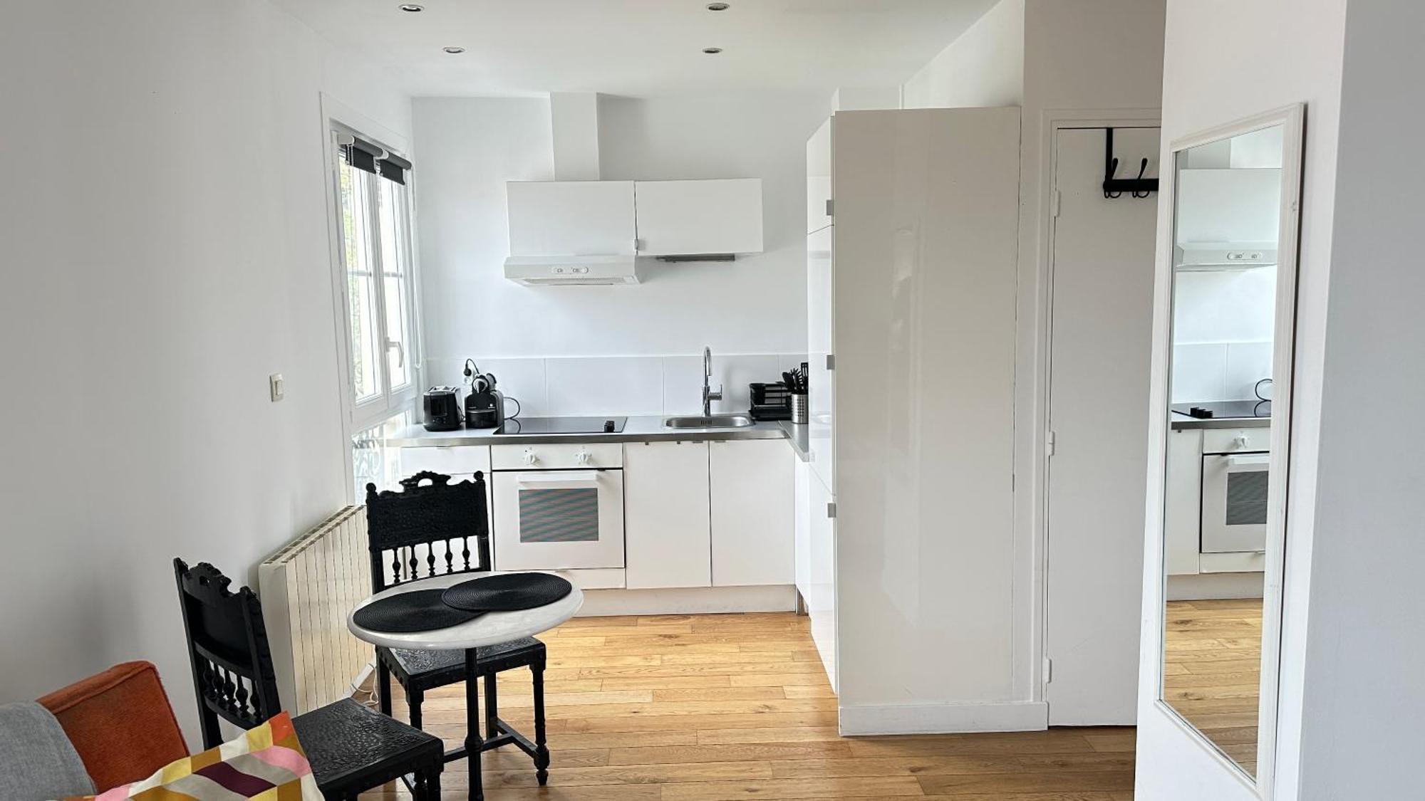 Apartamento Charmant Studio Au Coeur Du 18E París Exterior foto