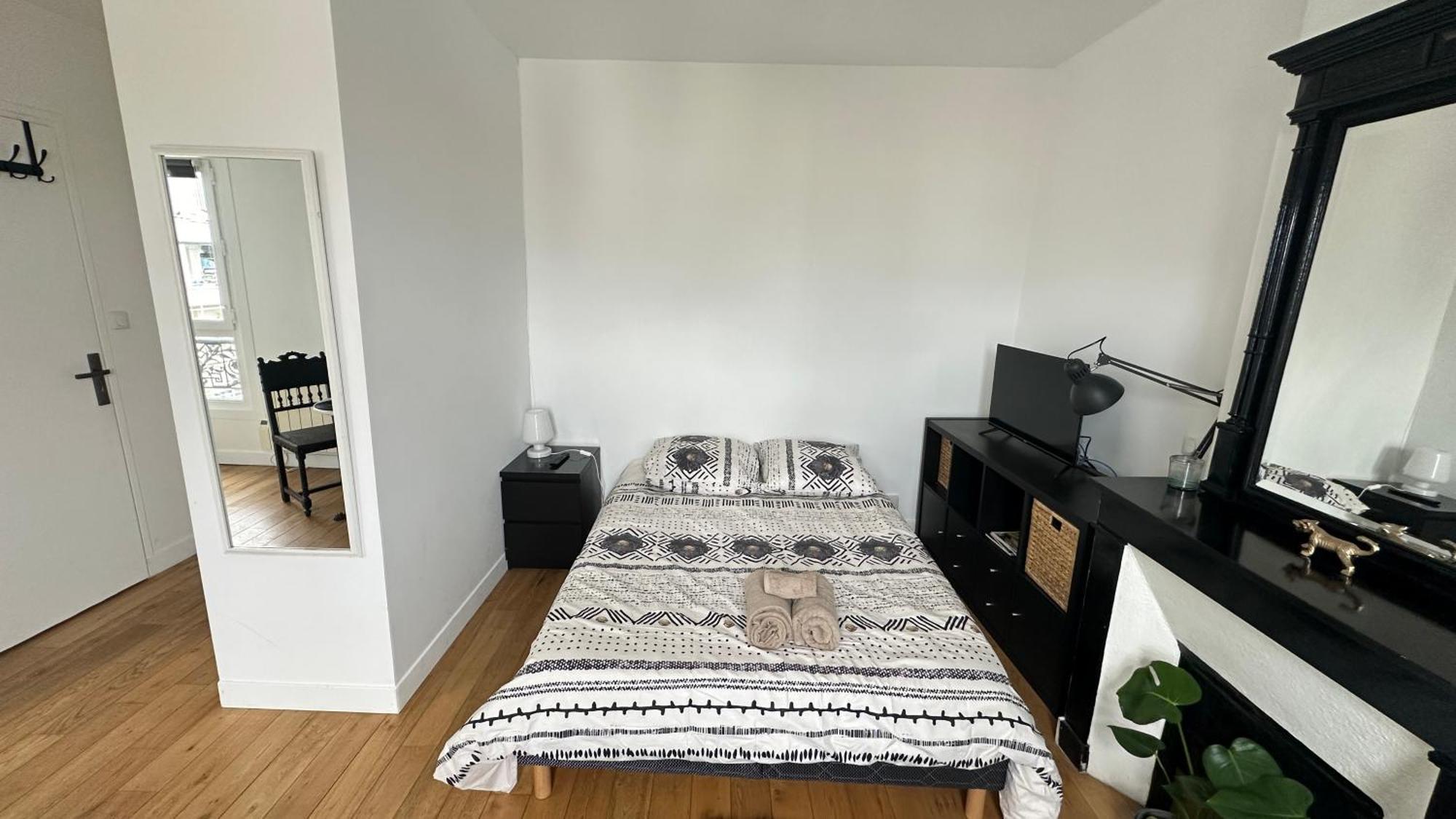 Apartamento Charmant Studio Au Coeur Du 18E París Exterior foto